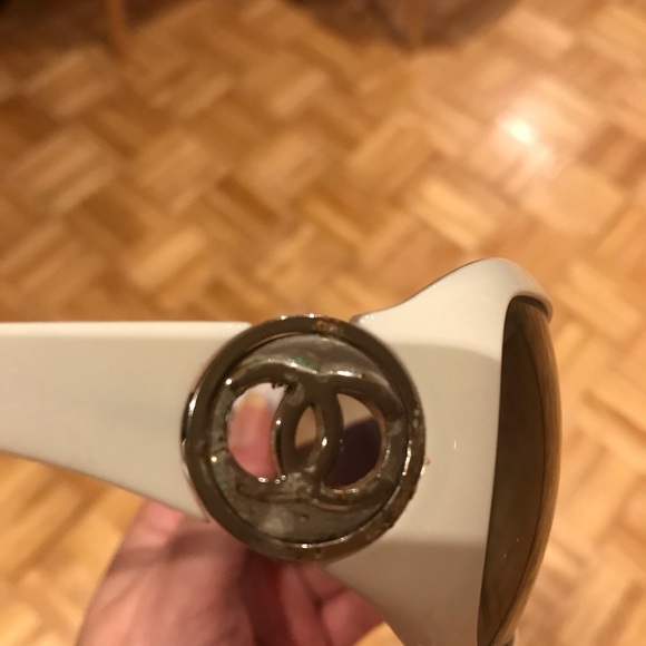 Gorgeous Chanel Sunglasses​ - Picture 6 of 13